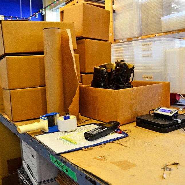 Quick Cobbler Shipping Table